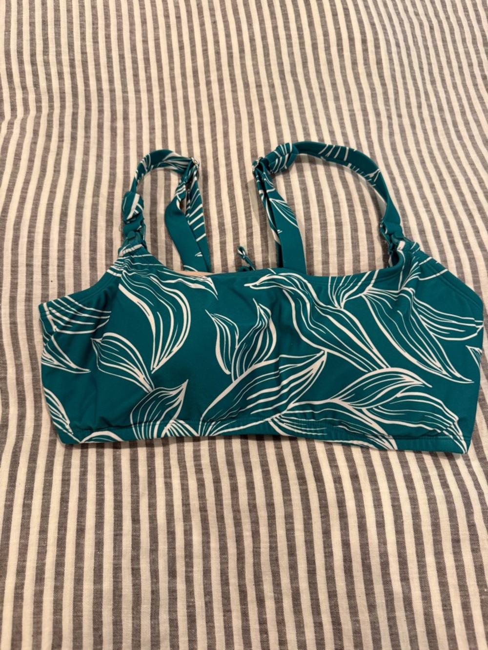 Ingrid & Isabel Teal and White Leaf Print Bikini Top